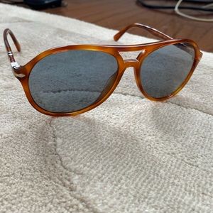 Person 59MM solid Havana sunglasses